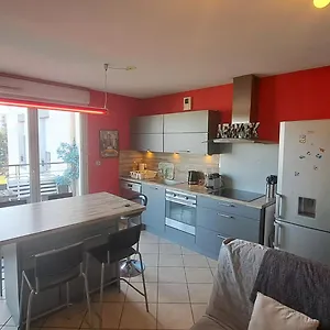 https://appartement-cosy-3-pices-avec-garage-privatif.hotels-rhonealpes.com